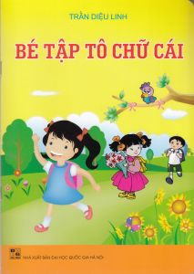Bé tập tô chữ cái